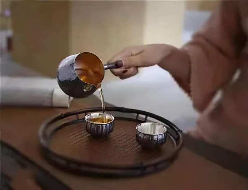 Is pu-erh tea better when it's compressed or loose?