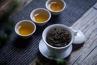 Zen in tea, life is Zen itself.