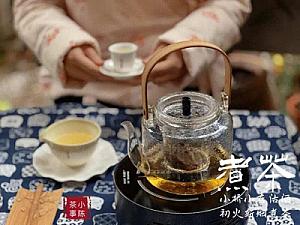 Der Kaminofen, der elektrische Ofentopf und die Teekanne – es gibt so viele Möglichkeiten, Tee zu kochen. Welches ist besser für eine Chashitsu-Tee-Zeremonie?