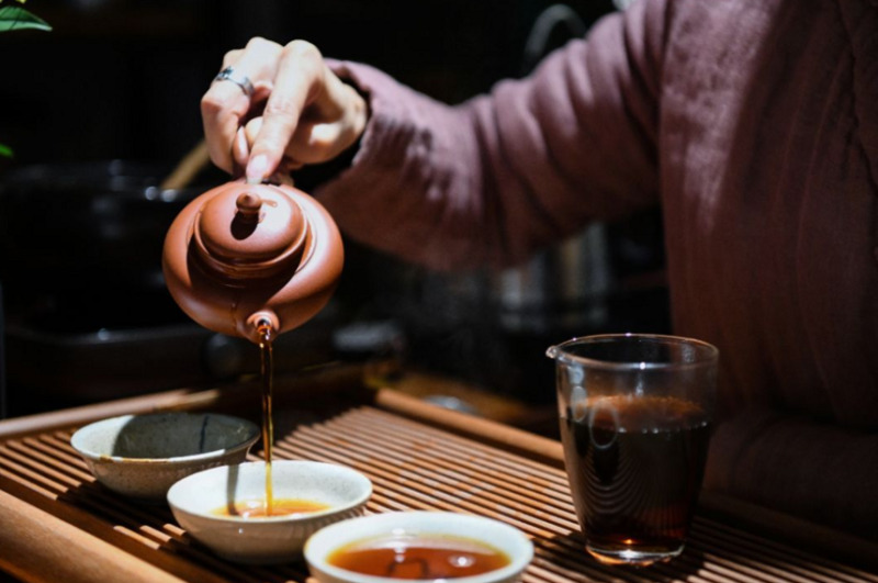 Are Long-term Tea Drinking Good or Bad for Middle-Aged and Elderly People? Don't Listen to Gossip Anymore!