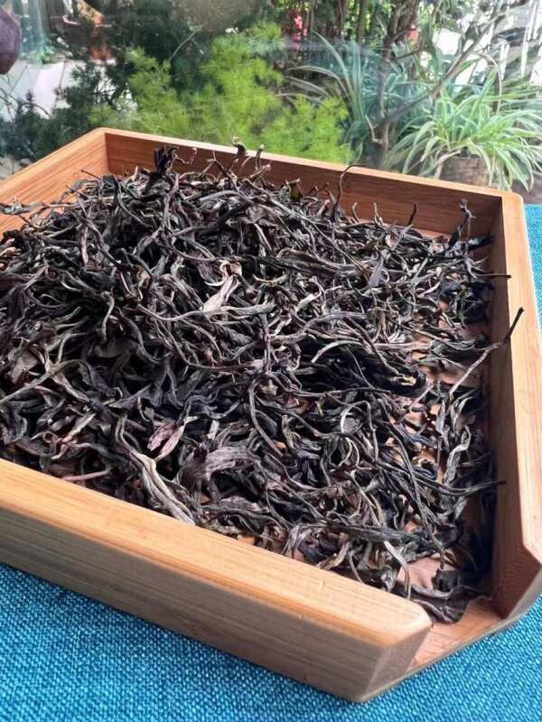 Путешествие по сердцу начинается с чашки пуэра.