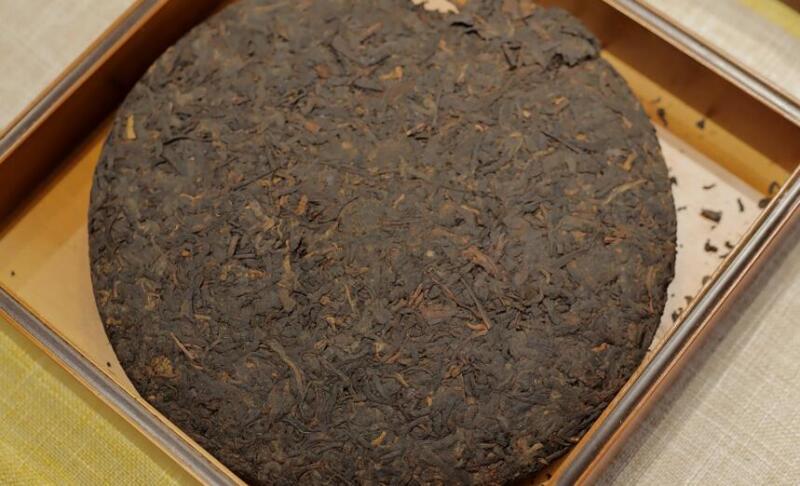 茶已经这样很久了，不好闻了，手中的茶也差不多了。