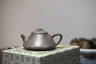 Master's teapot, ten thousand buy a teapot, five thousand sell a teapot, are you cheated?