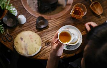 Was sind die Vorteile und Nachteile des Teetrinkens? Kann man durch das Trinken von Tee abnehmen? (Ist es gut, oft Tee zu trinken?) Was sind die Vorteile und Nachteile des Teetrinkens?