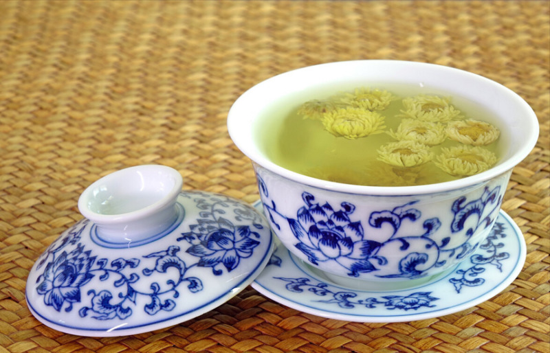 Drinking soy milk in deep autumn is not as good as drinking it, moistening dryness and nourishing life. People who play mobile phones must drink it.