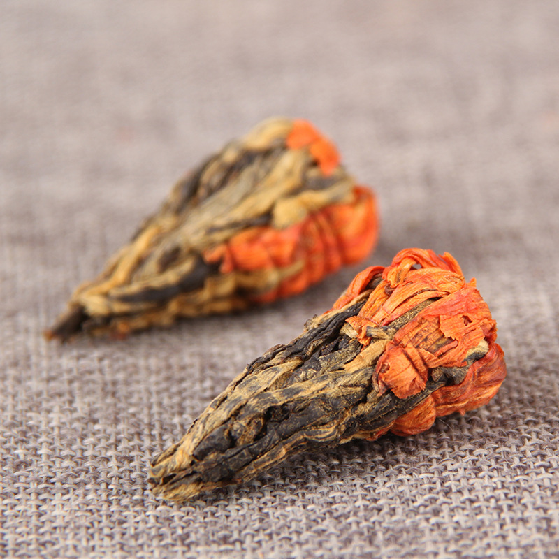 Yunnan Phoenix Qing Hong Tea Handmade Lily Pagoda Tea 500g