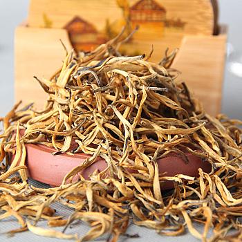 Yunnan Phoenix Qing Hong Cha Golden Bud Single Bud Black Tea Spring Tea