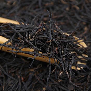 Yunnan Old Tree Dian Hong Straight Strip Golden Needle Ecological Dian Hong Tea