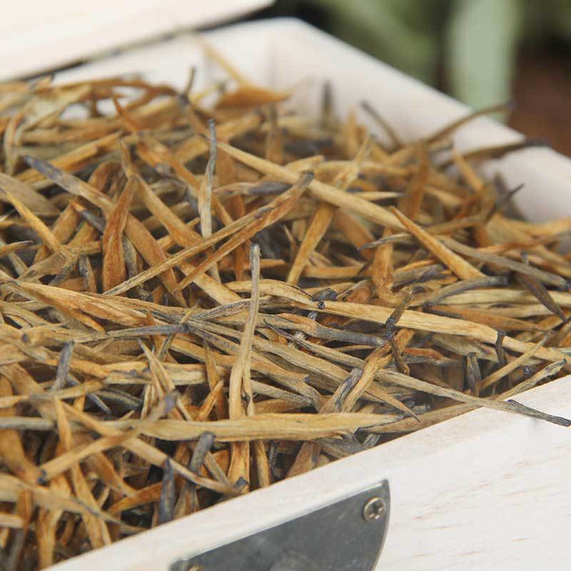 Yunnan Phoenix Ancient Tree Dianhong Black Tea Large Golden Needle Golden Bud Wooden Box Rich Aroma 500g