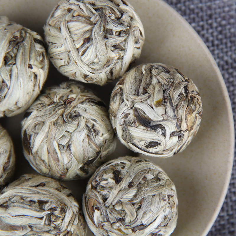 Yunnan Pu'er Tea Raw Tea Purely Handmade Moonlight White Dragon Pearl