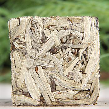 Icelandic ancient trees, Yunnan white tea, white hair silver needles, large white hair.