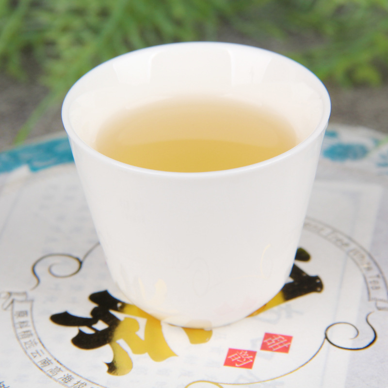 Yunnan White Tea Honey Aroma Sweetness High Mountain Tribute Eyebrow Ancient Tree Old White Tea