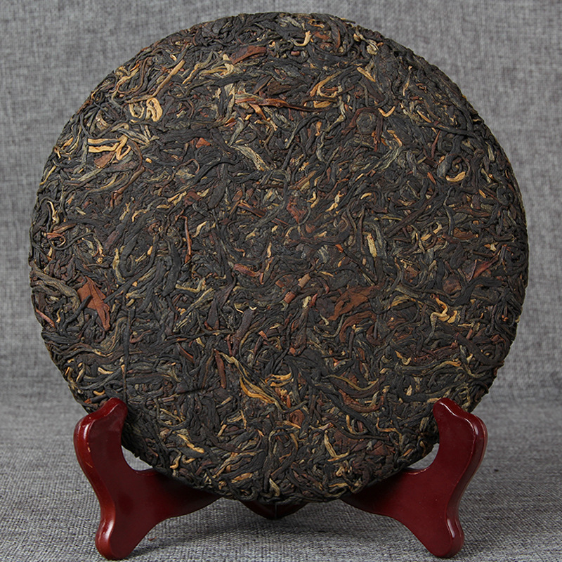 Yunnan Phoenix Qing Red Tea Old Tree Sun-Dried Red Tea 357g Cake