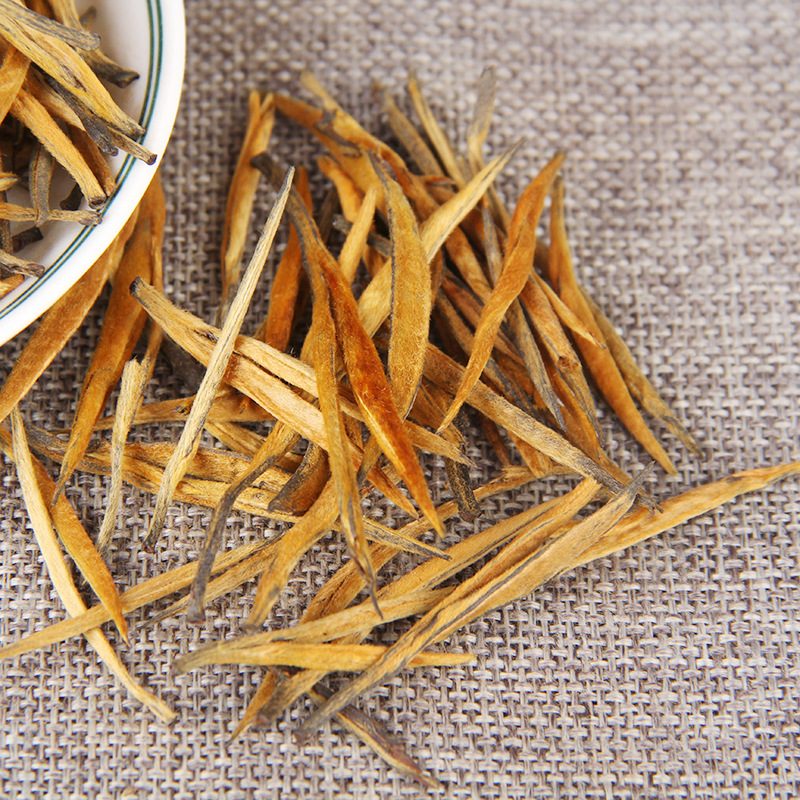 Wholesale Tea Gift Box Yunnan Phoenix Hong Cha (Red Tea) 2025 Dian Hong Tea Old Tree Golden Needle Keemun Red Tea 500g