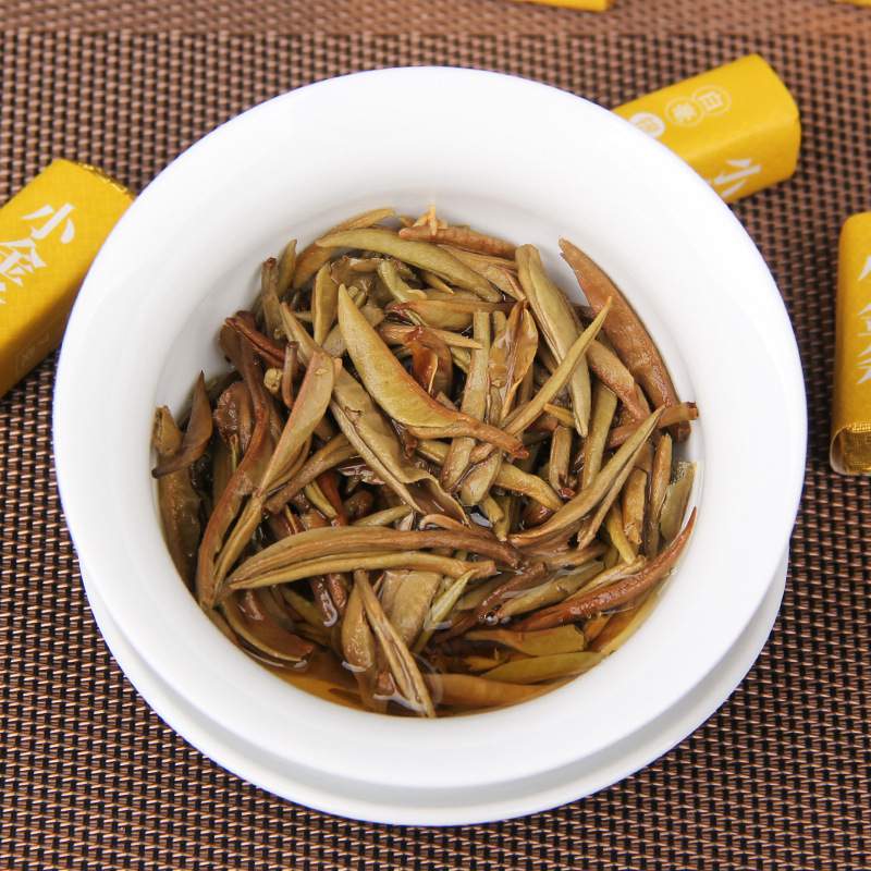 Yunnan White Tea White Hair Silver Needle Little Gold Bars Ancient Tree Tea