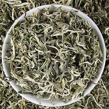 Yunnan green tea, baked green, emerald tea, early spring tea, early spring