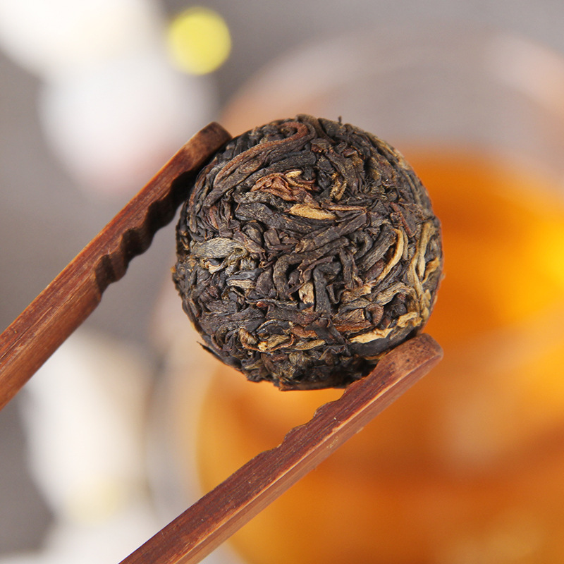 Yunnan wild ancient tree sun-dried red tea, wild mountain sun-dried red, pure handmade longan fragrance type.