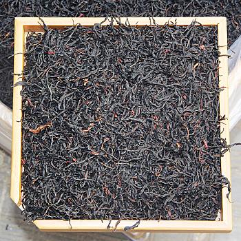 Yunnan Bangdong wild ancient tree red tea, rich in honey fragrance.