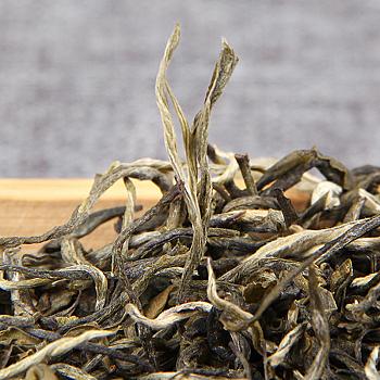 Yunnan Green Tea Spring Tea Fuzhishan Silver Threads Glutinous Fragrance