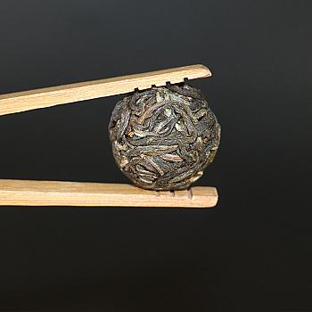 Xiban Mountain Dragon Pearl (Raw Pu-erh)