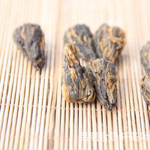 Yunnan Red Tea, Little Red Tower Single Bud Tea, Treasure Pagoda Red Tea Cake, Handmade Tea