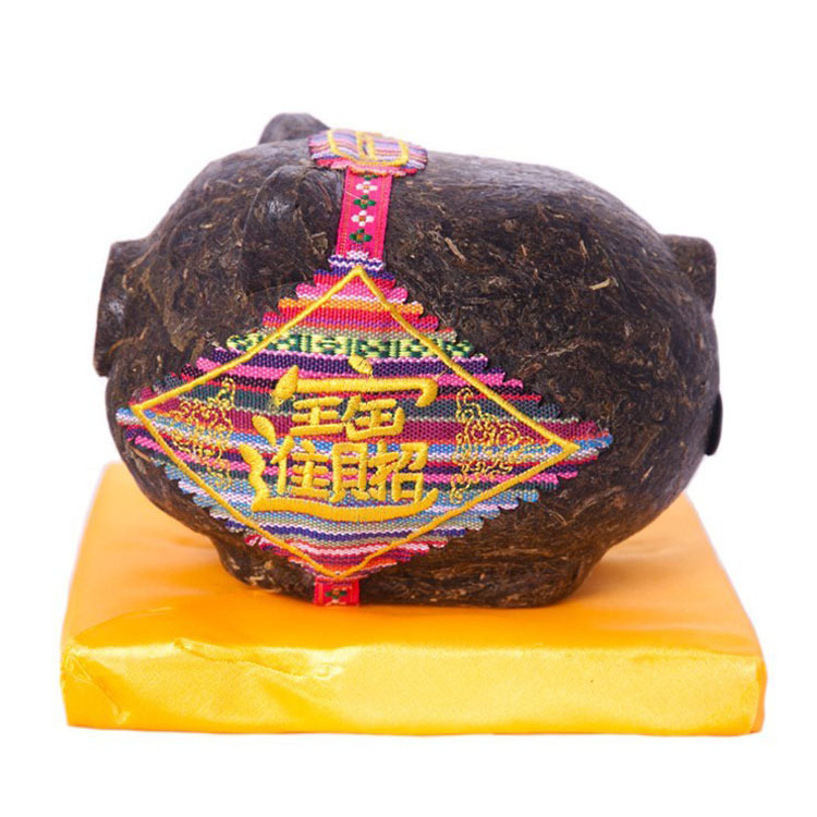 Pu'er processed tea crafts, tea sculptures, decorative ornaments, golden pig tea plaque pendants
