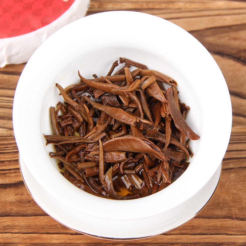 Yunnan Phoenix Qing Hong Red Golden Needle Honey Fragrant Golden Red Ancient Tree Tea